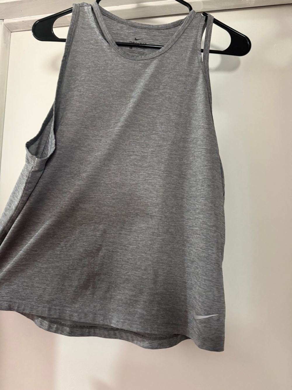 Nike Women’s Light Heather Gray Athletic Tank Top